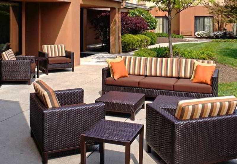 Hotel Courtyard Cleveland Airport North North Olmsted Exterior foto